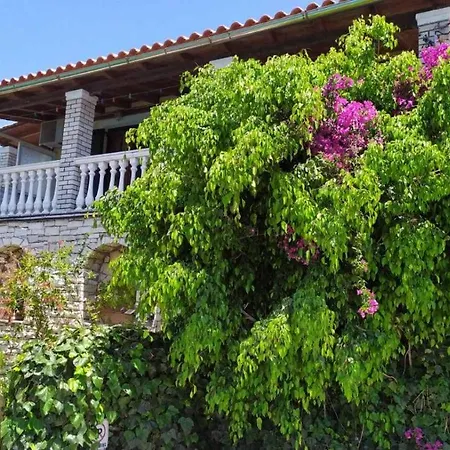 Lydia House Lákka